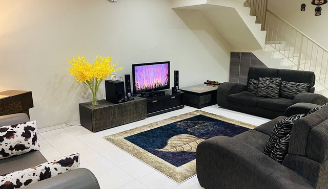 Semi - D HomeStay Seremban 2