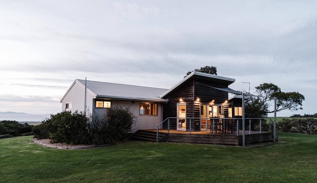 Shellback: Panoramic Ocean Views. Fast internet. Views of Wilsons Prom. in Walkerville