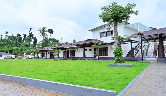 SHESHAVANA HERITAGE RESORT