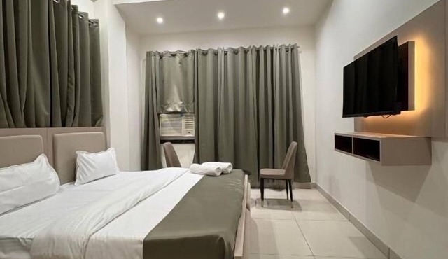 Shft-In Hotel