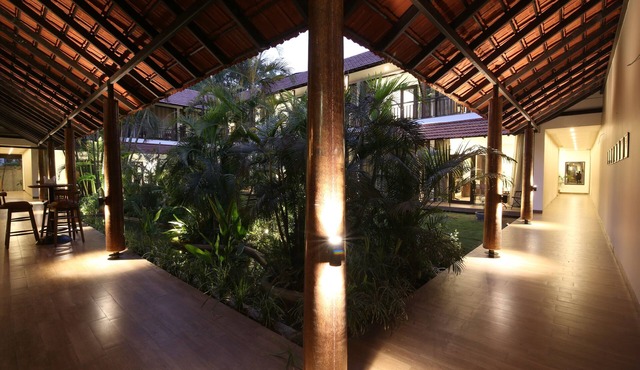 Shiraz Boutique Hotel