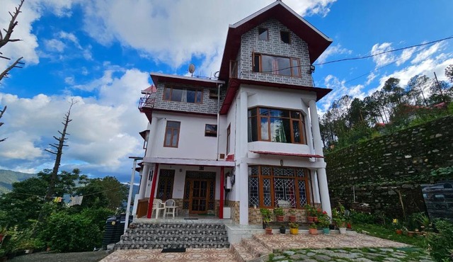 Shri Villa Homestay