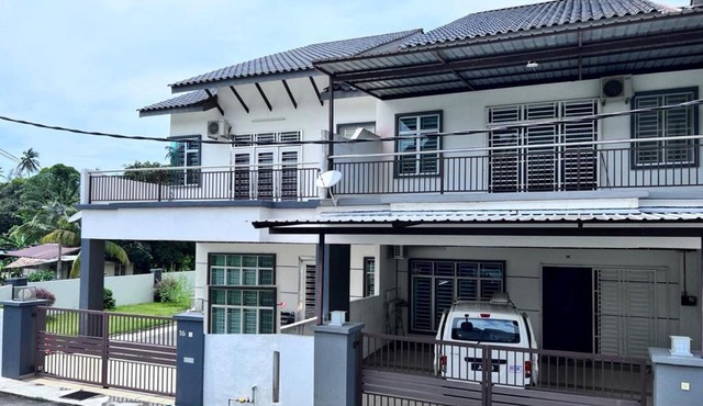 SingBeach holiday house