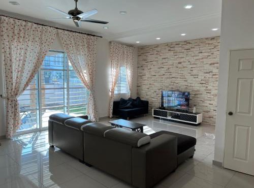Sitiawan Homestay Entire Semi D house