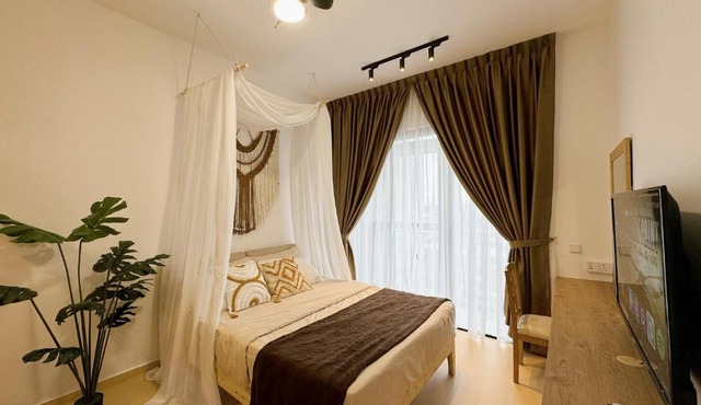 Skytrees Bukit Indah by HCK Dualkey-Unit 2Pax 4Pax
