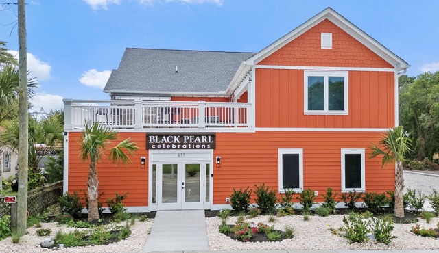 Sleeps 10 + Pool + Spa + Rooftop + Walk to Beach in Atlantic Beach