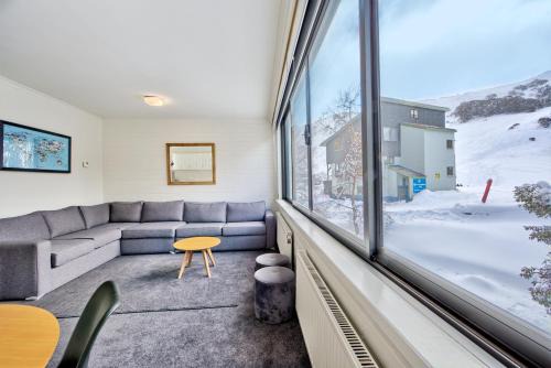 Snow Ski Apartments 12