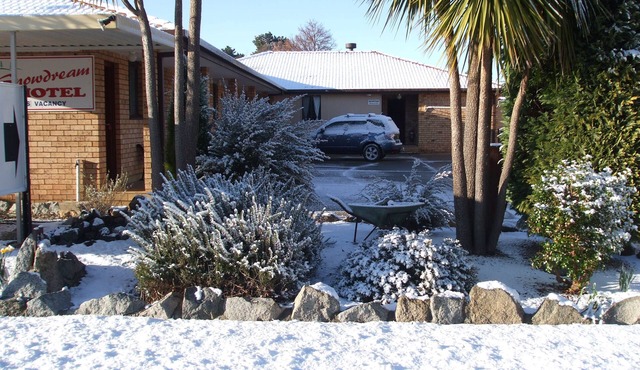 Snowdream Motel