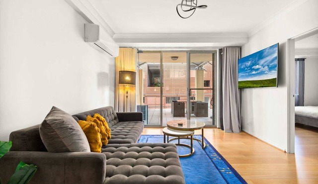 Spacious 2-Bed Apartment Near Parramatta CBD in Parramatta