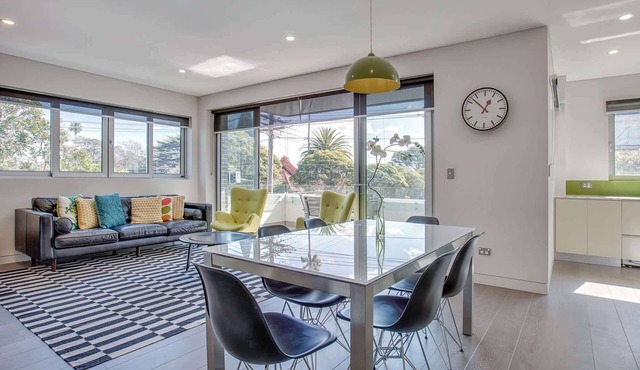 Spacious 2-Bed Apartment Close to City