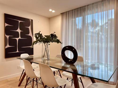 Spacious 2 Bed Room Split Level Apartment