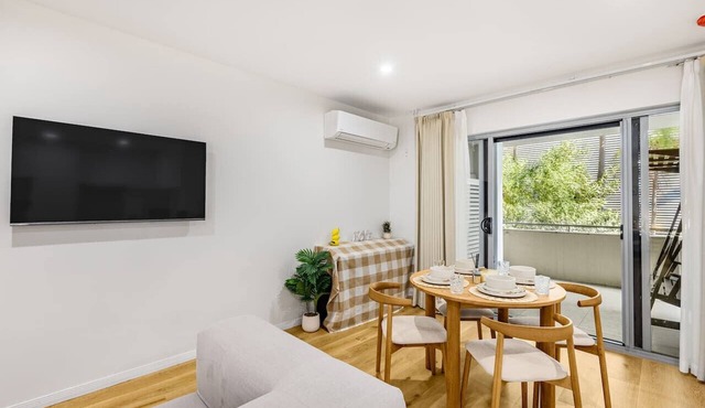 Spacious 2BR Getaway | Great Location & Comfort in Indooroopilly