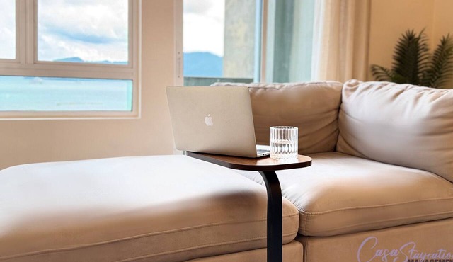 Spacious 3-bedroom High floor apartment with Seaview