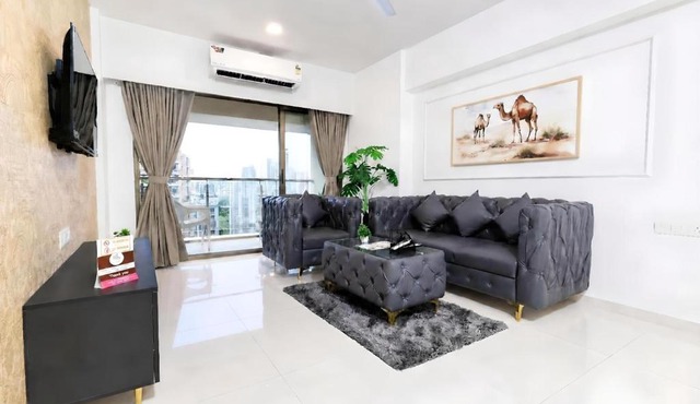 Spacious 3BHK 5 Min From BKC, Santacruz East