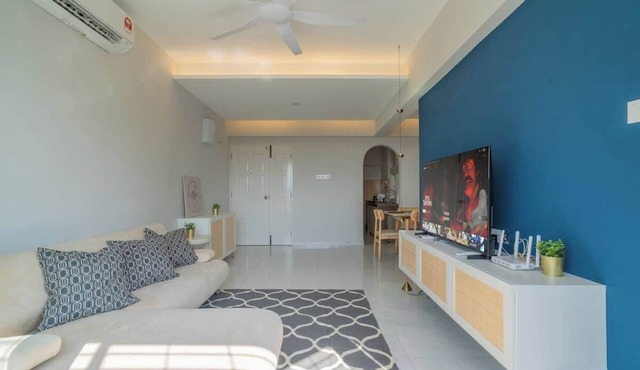 Spacious 3BR Retreat Near Gurney Drive