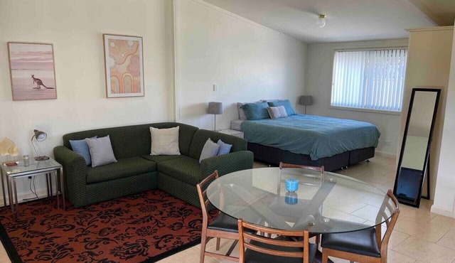 Spacious & comfy studio unit “Rest Easy Mudgee”