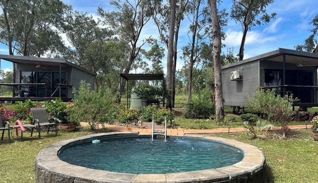 Spacious modern bungalow only 10 minutes to Litchfield National Park in Rum Jungle