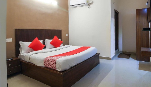 SPOT ON Gopi Mini Guest House Near Erragadda Metro Station