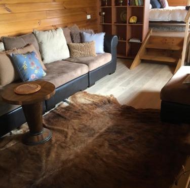 Springmead Rustic Cabin