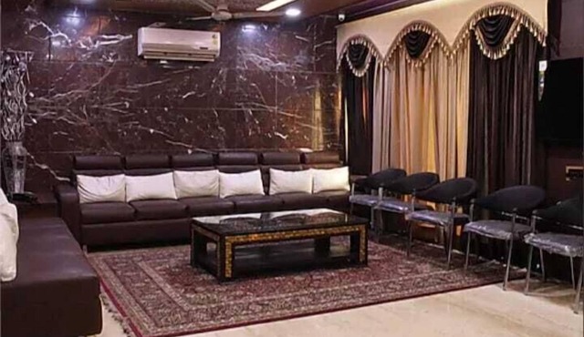 SR GUEST HOUSE