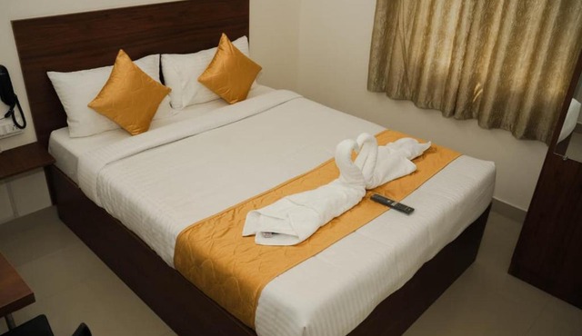 Sri Sai Suites