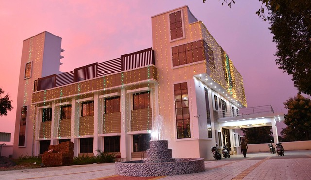 SRI VIJAYBALAJI MAHAL