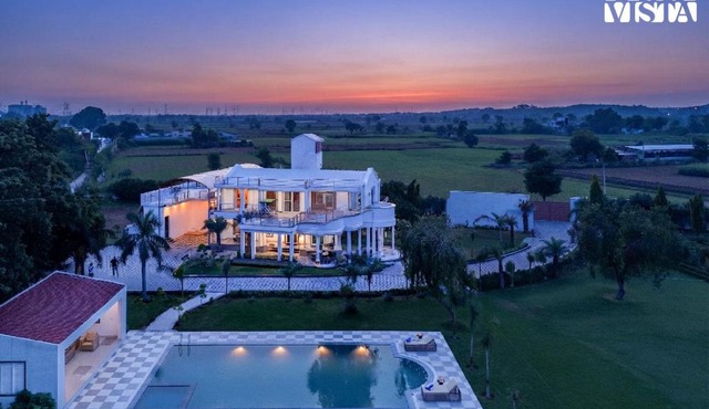 StayVista at Beyond the Ridge with BBQ & Bonfire