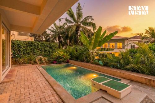 StayVista at Casa Bliss with Pool, BBQ and Karaoke