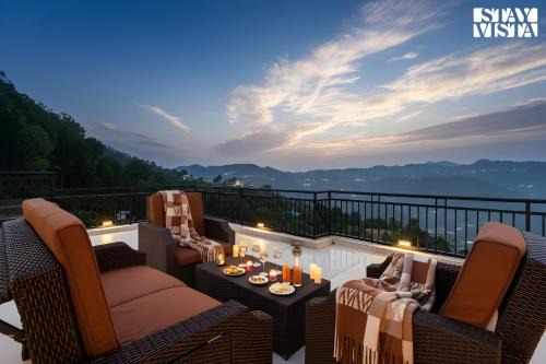 StayVista at Raga Living Luxury Apartment with Scenic Views at Kasauli