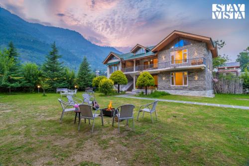StayVista at Raison Meadows with BBQ & Bonfire