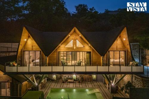 StayVista at Shambhala Bodhi with Pool & Jacuzzi