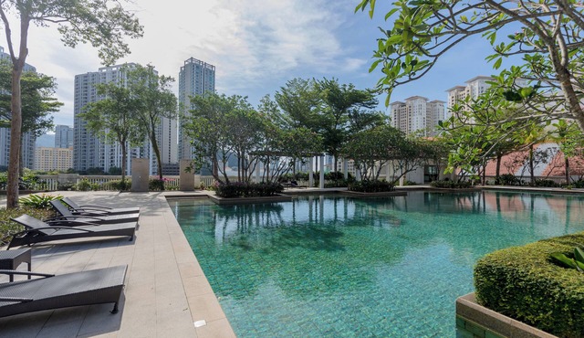 Straits Quay Waterside Suites