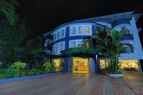 Strand Resort