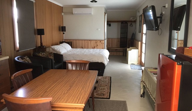 Studio 8 B & B - Perfect central location in Mount Gambier