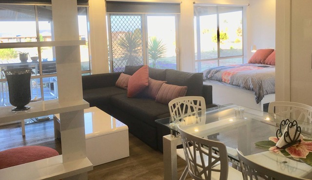 Studio New and Modern Self-catering