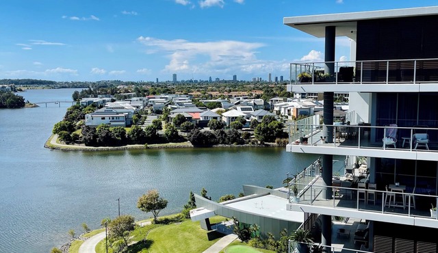 Stunning large Gold Coast apartment with views and resort facilities