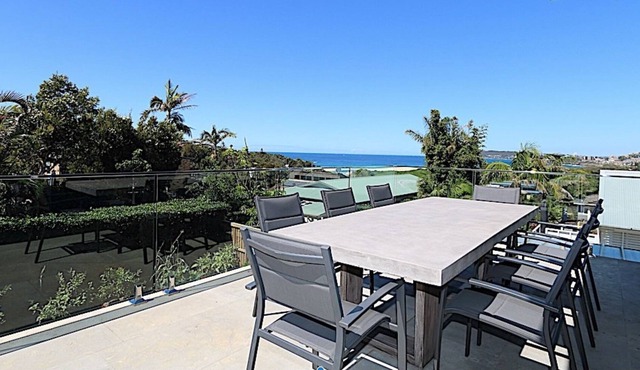 Stunning ultramodern home overlooking beautiful beach
