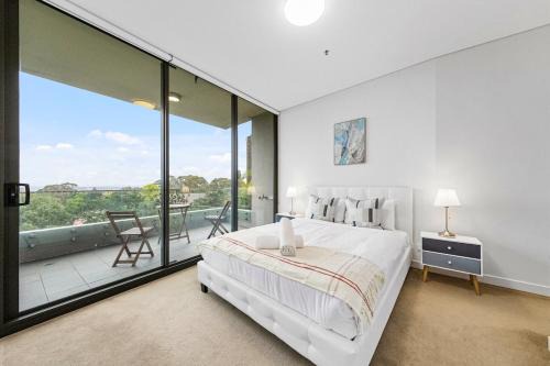 Stunning Waterview 2Bed Apt North Sydney in Sydney