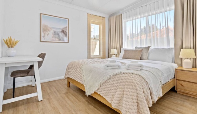 Stylish Coffs Central Retreat, Near Beach, Sleep 6