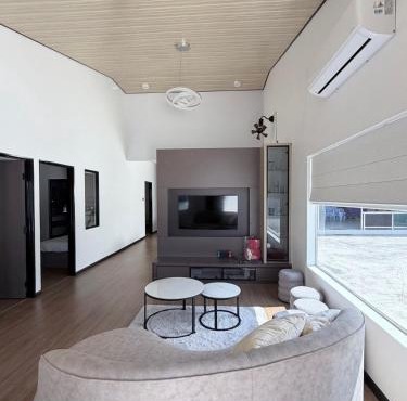 Stylish Landed Stay