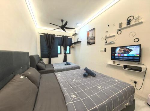 Summer Cozy Studio Room