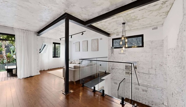 Sunlit 3-Bed Coastal Stay with Private Deck