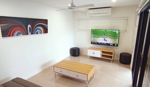 Sunny Coast getaway in Sippy Downs