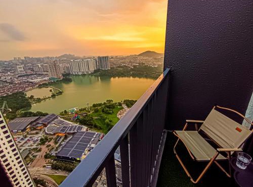 Sunset Lake View at M-Luna by HCK