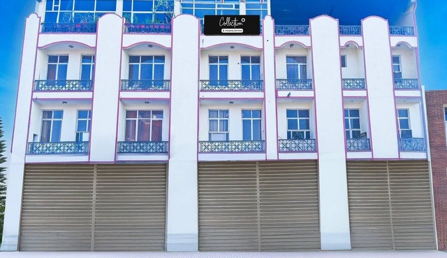Super Collection O Hathroi Market Hotel Rishi