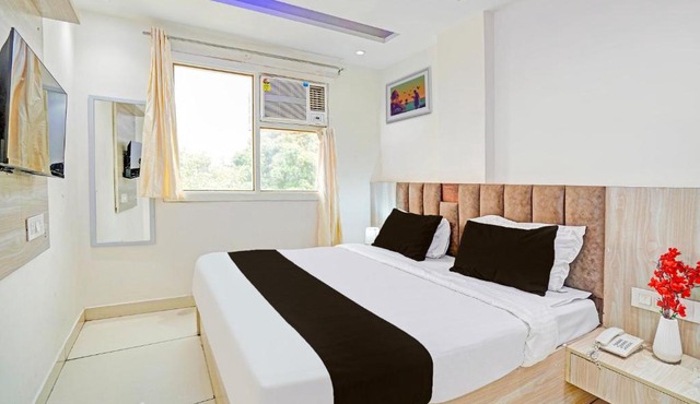 Super Hotel O Luxury Inn