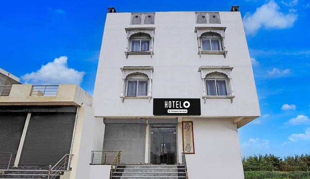 Super Hotel O Mehta College