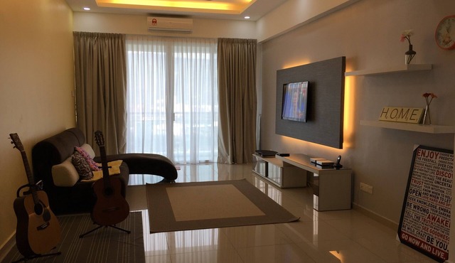 Super Spacious Condo with 2 Carpark