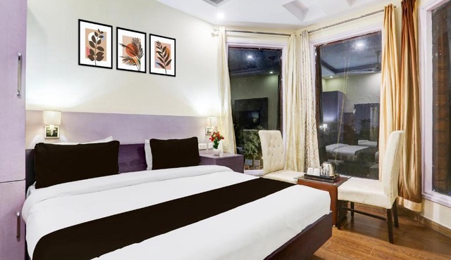 Super Townhouse by OYO Brahma Sarovar Formerly Krishna mahal