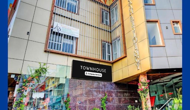 Super Townhouse by OYO Eastern View Formerly Vihaan Residency